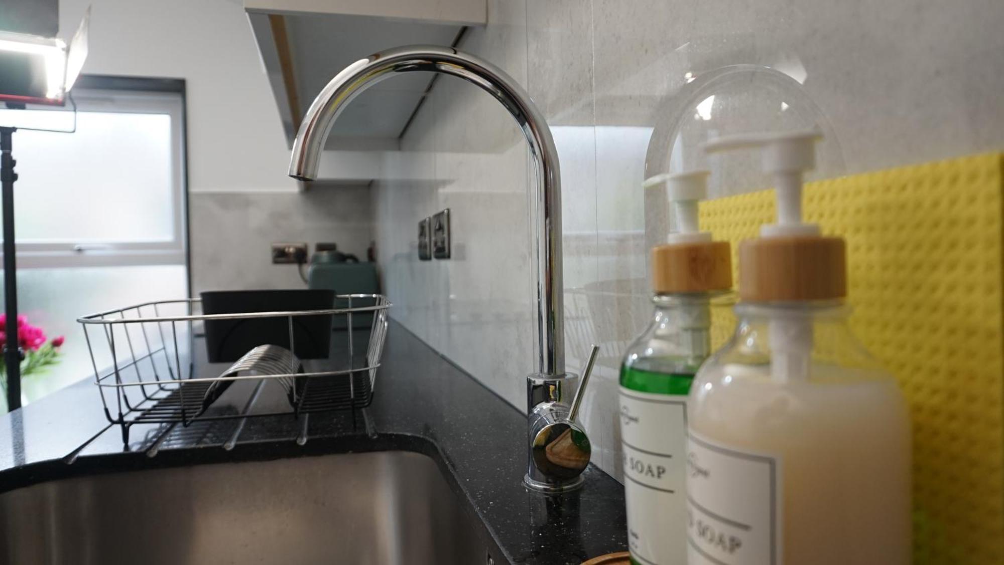 Beautiful London Home Sleeps 6, 2 Minutes To Metro Londres Exterior foto