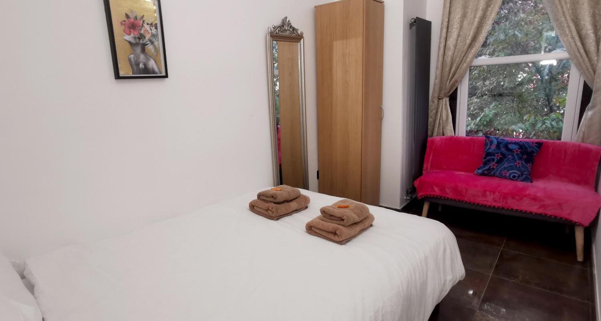 Beautiful London Home Sleeps 6, 2 Minutes To Metro Londres Exterior foto